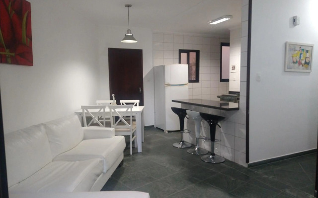 Apartamento Centro de Bertioga 100MTS da praia.