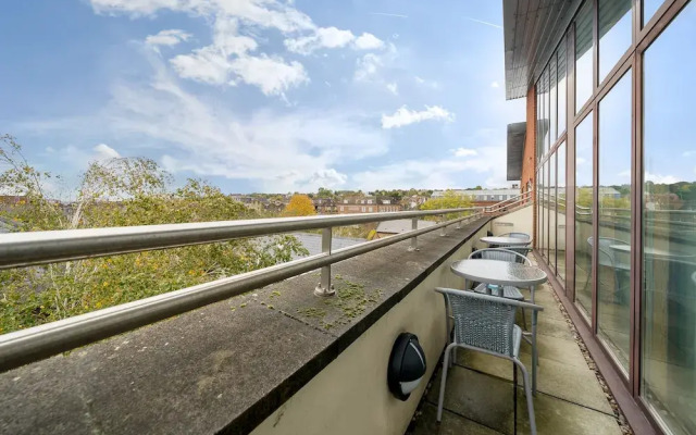 Roomspace -The Courtyard Penthouse