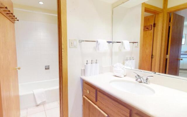 Laurelwood Condominiums Studio Deluxe Unit 107