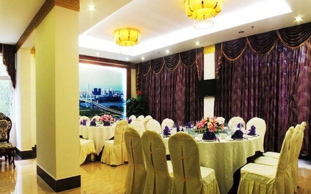 Junhong Hotel