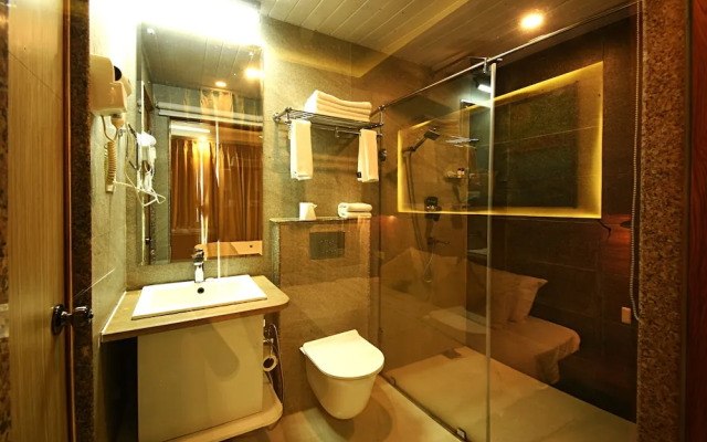 Woodapple Hotel and Spa