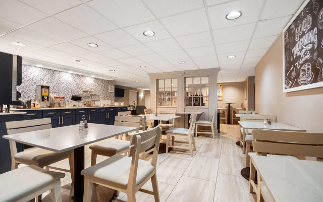 AmericInn by Wyndham Beloit