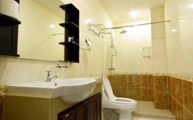 Royal Q&D Suites Hotel