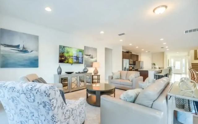 Family Friendly 9 Bedroom 8.5 Bathroom