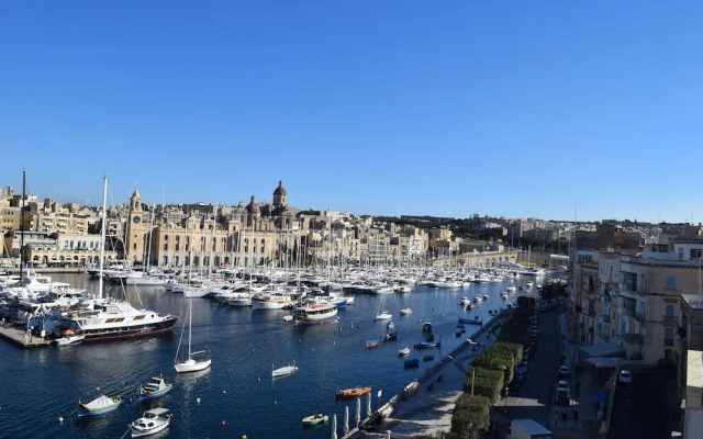 Senglea Seafront Apartment