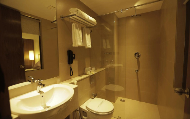 OYO 1686 Park Connect Hotel
