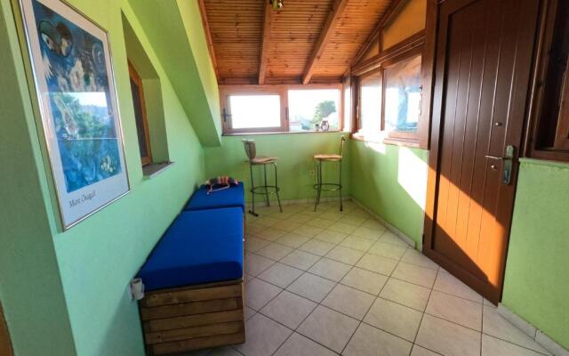 Loft apartment 20m from sea