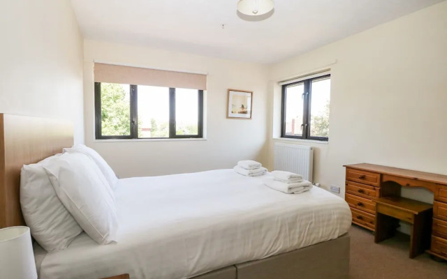 Flat 33 - Marine Court