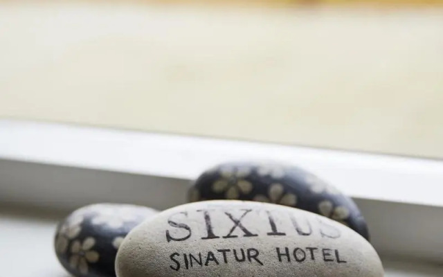 Sixtus Sinatur Hotel og Konference