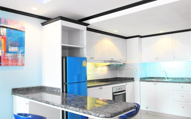 Sea View 16th Floor Condo at Jomtien Beach