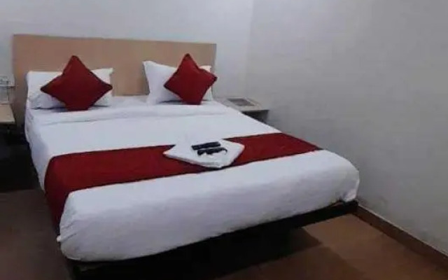 Oyo 703287 Neelam Hotels