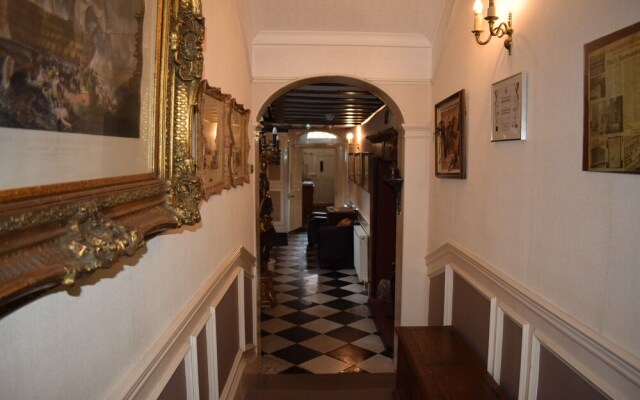 Harmondsworth Hall Guest House Heathrow