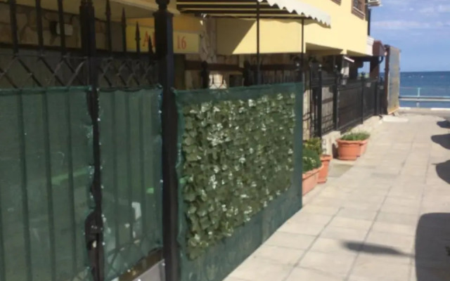 Villa Milagro Apartments