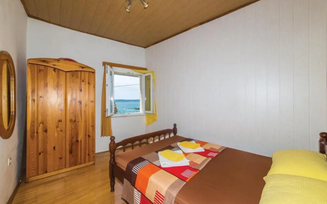 Nice Home in Kastel Kambelovac With Wifi and 4 Bedrooms