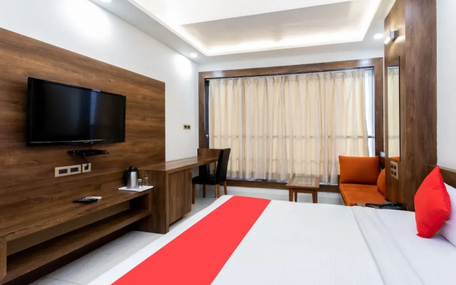 Capital O 27658 Hotel New Mohit Regency