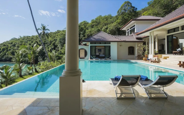Stunning Oceanview Villa Taipan