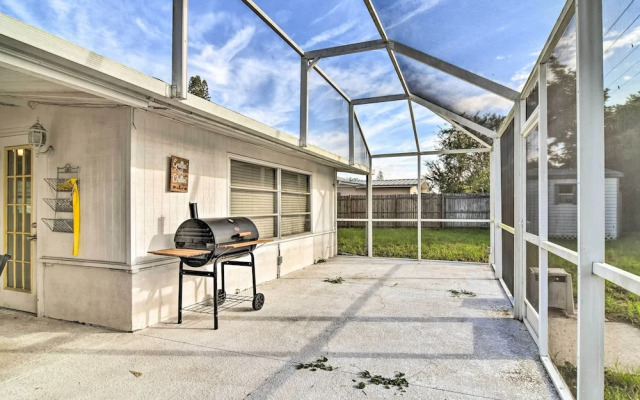 Snowbird Sanctuary w/ Covered Patio in Bradenton