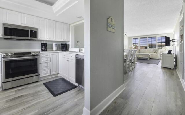 Loggerhead 314 2 Bedroom Condo by RedAwning