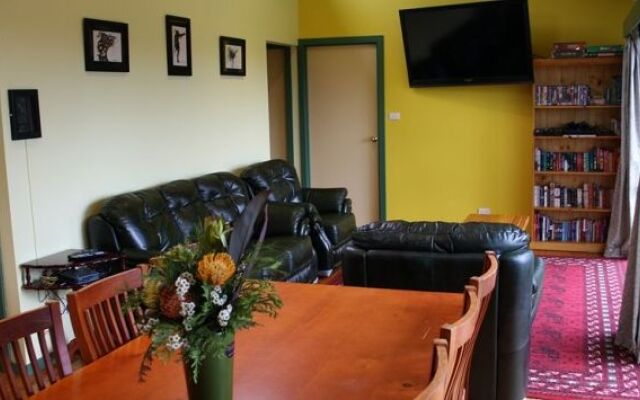 The Hideaway Retreat