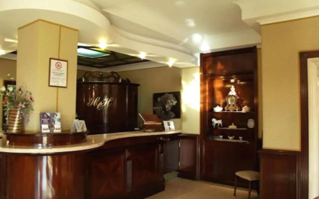 Hermitage Capua Hotel