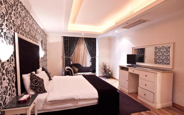 Royal In Villas