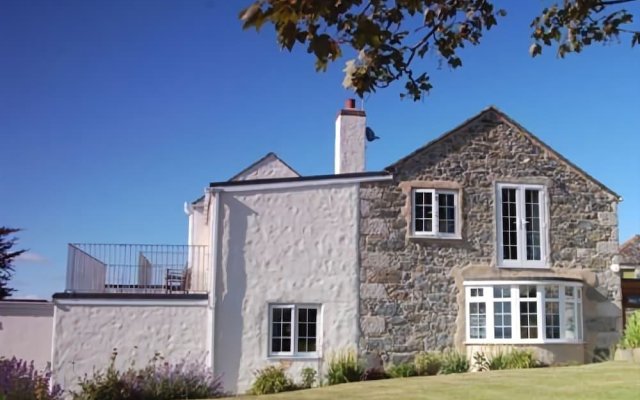 Tregaddra Farmhouse B&B