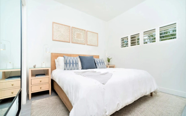 Modern 1BR Apt w Rooftop Pool Onsite Amenities