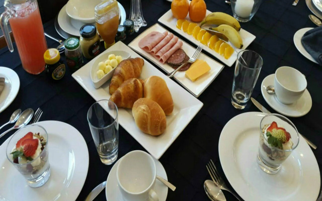 Shangri-La Manor - Adults Only