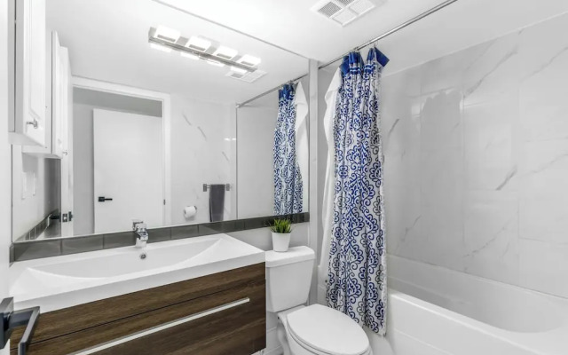 Toronto Waterfront Stay