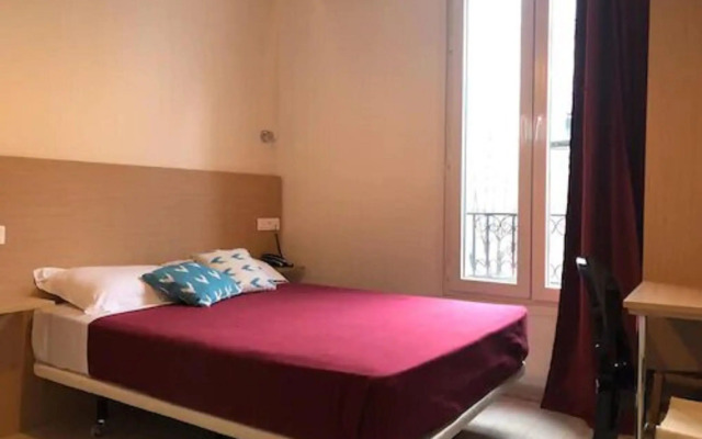 Hotel Le National Clichy Paris