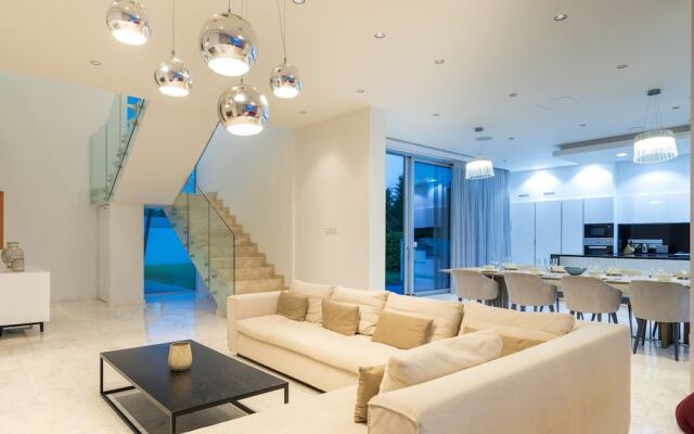 Vivo Mare Beachfront - Seaview Villas