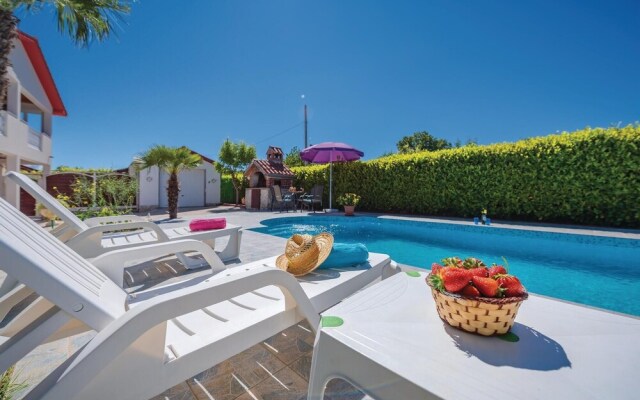 Awesome Home in Labin With 4 Bedrooms and Outdoor Swimming Pool