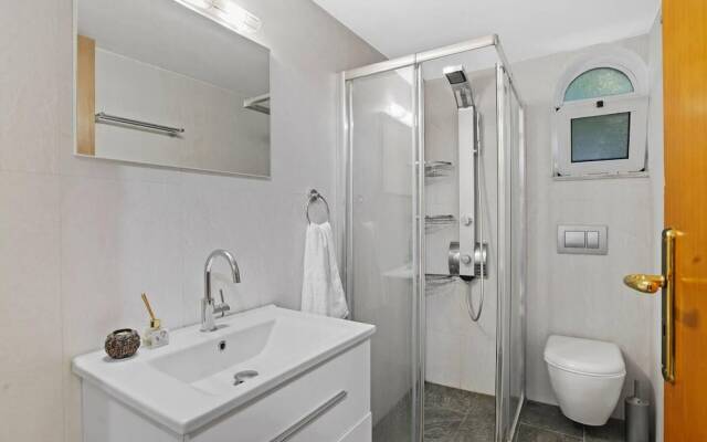 Superior Apartment - Overlooking Chania-with Pool