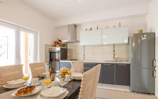 Apartment For 5