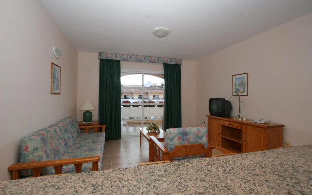 Apartamentos Jardin del Conde