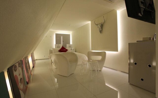 Form Hotel