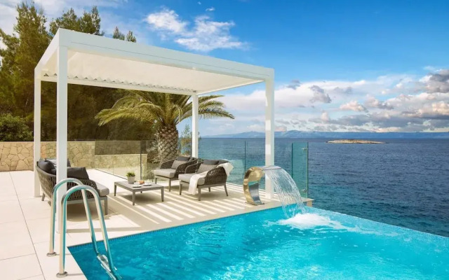 Luxury Villa Palma de Korkyra with Pool