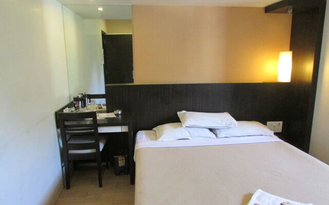 Capital O 74167 Hotel Mourya Residency