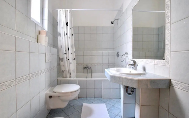 Standard Apartment by Hi5 - Fővám square
