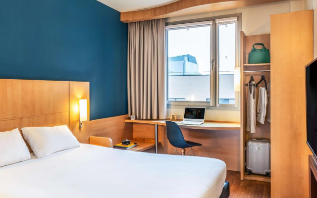 ibis Barcelona Pza Glories 22 Hotel