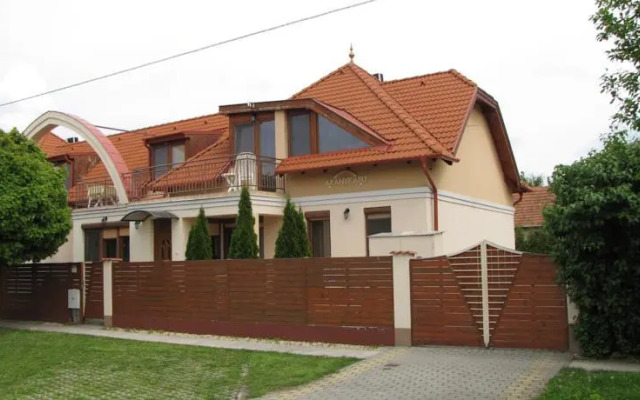 Aranykapu Vendégház Hajdúszoboszló