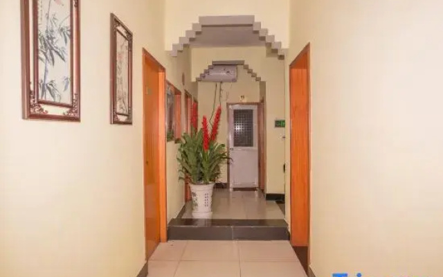OYO Changde These Years Themed Hotel (Wenli College)