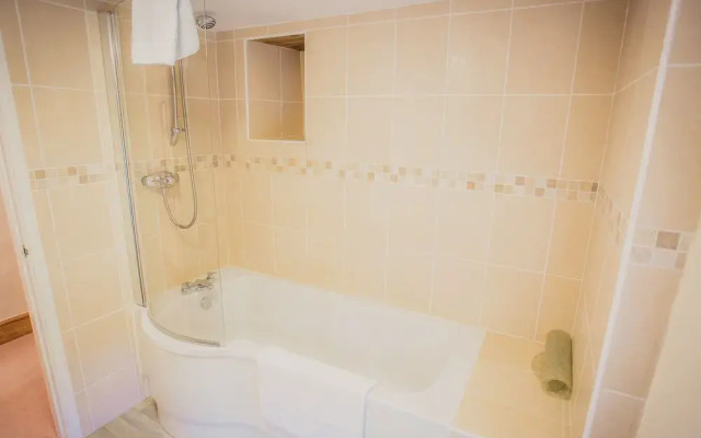 Deerclose West Farmhouse