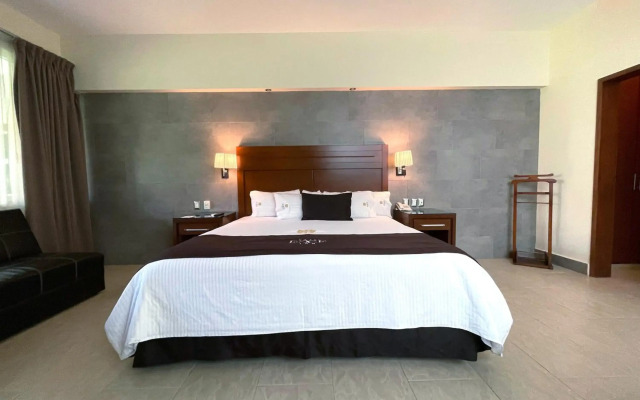 Hotel Ecce Inn & Spa