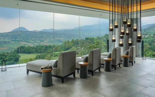 Royal Tulip Gunung Geulis Resort and Golf