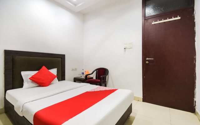 Hotel Raj by OYO Rooms