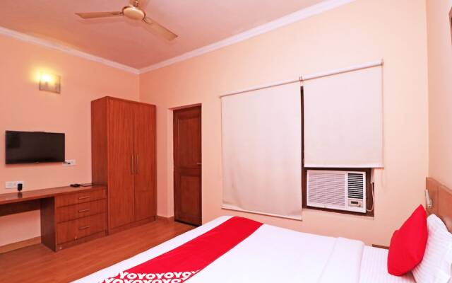OYO 338 New Paradise
