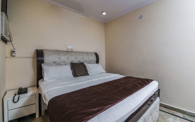 OYO 15763 Hotel Grand inn