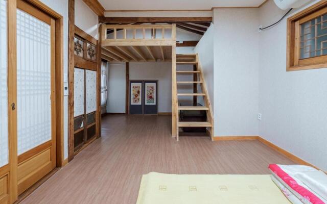 Aega Hanok Guesthouse