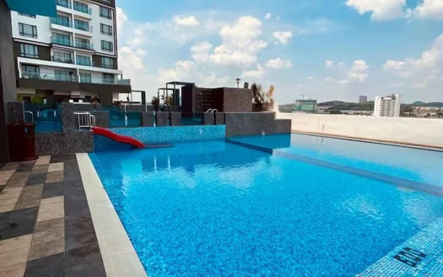 Rooftop Pool Jalan Landmark Apartments
